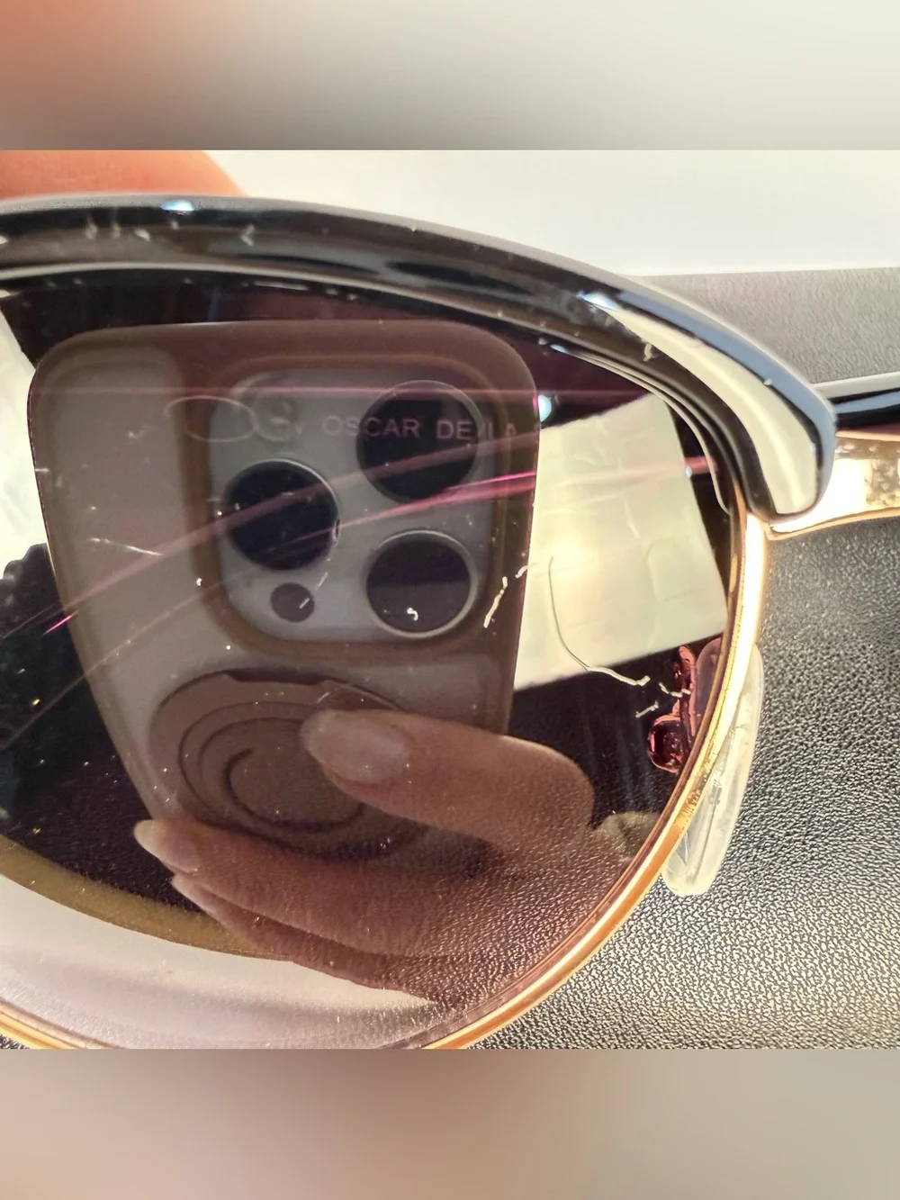 Oscar de la Renta frames are